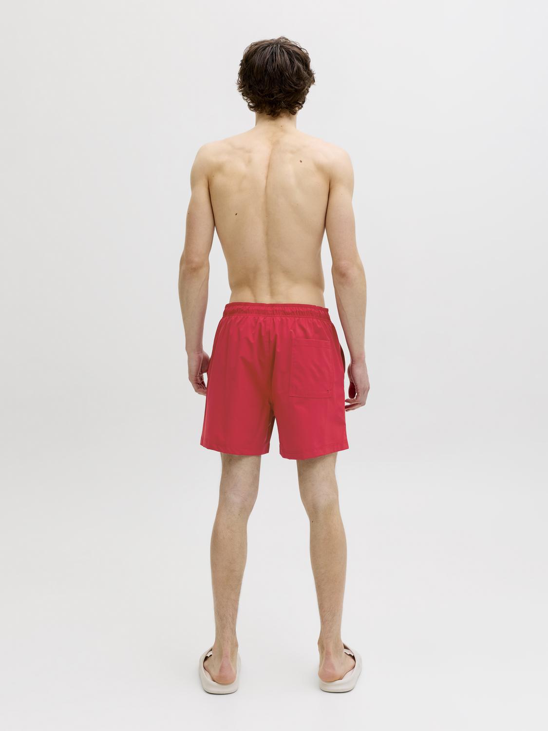 model_shot-back